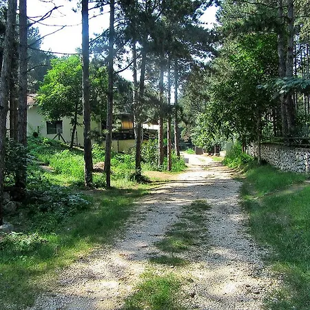 Keserovic ゲストハウス 2*